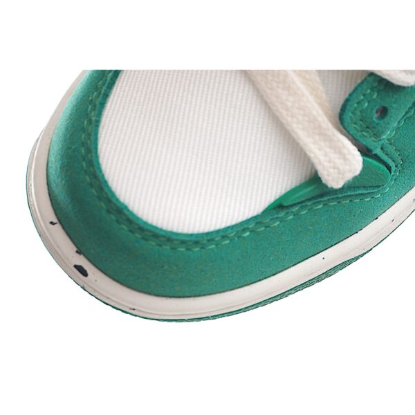 Giày trẻ em Nike Dunk Low Disrupt 2 màu xanh lá cây