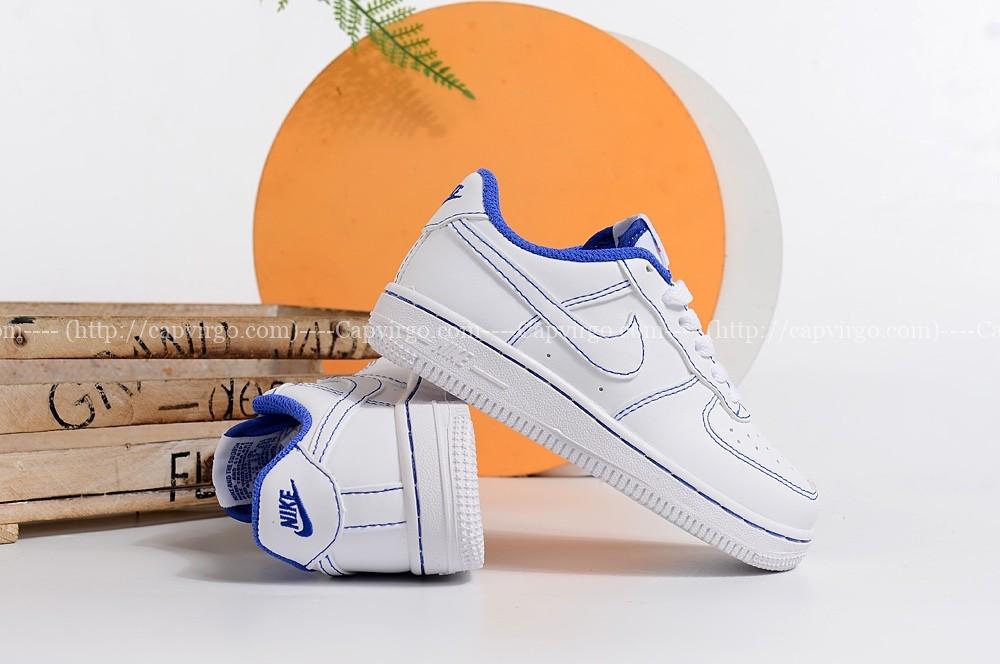 Giày trẻ em Nike Air Force 1 cổ điển màu trắng viền xanh tím than