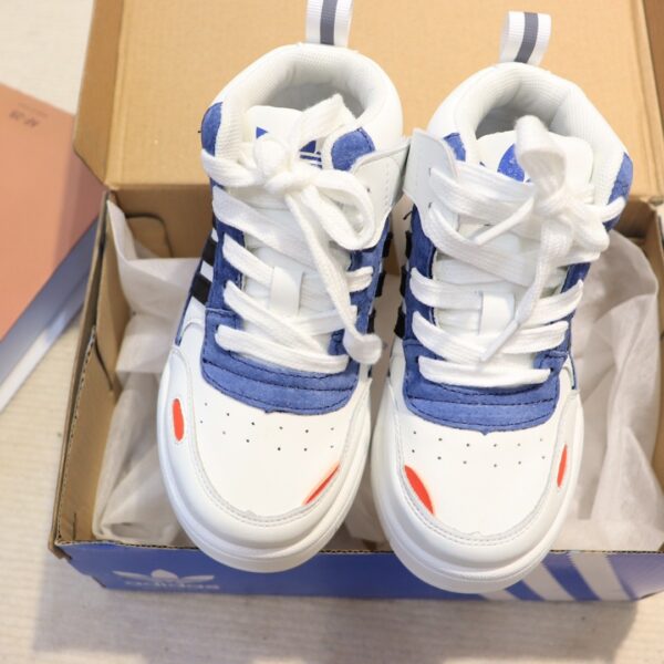 Giày trẻ em cao cổ đế mềm Adidas màu trắng xanh