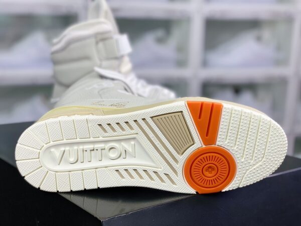 Giày thể thao Louis Vuitton (LV) cao cổ siêu cấp màu trắng be