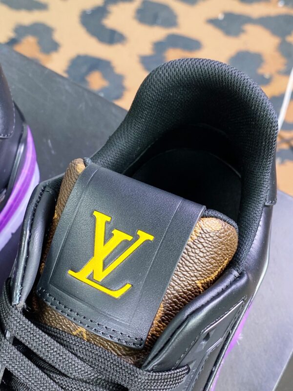Giày thể thao Louis Vuitton (LV) siêu cấp màu nâu pha đen đế tím