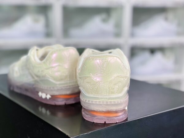 Giày thể thao Louis Vuitton (LV) siêu cấp màu trắng trong suốt