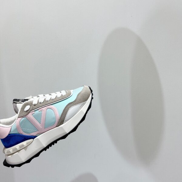 Giày Valentino NETRUNNER đệm khí màu Pastel