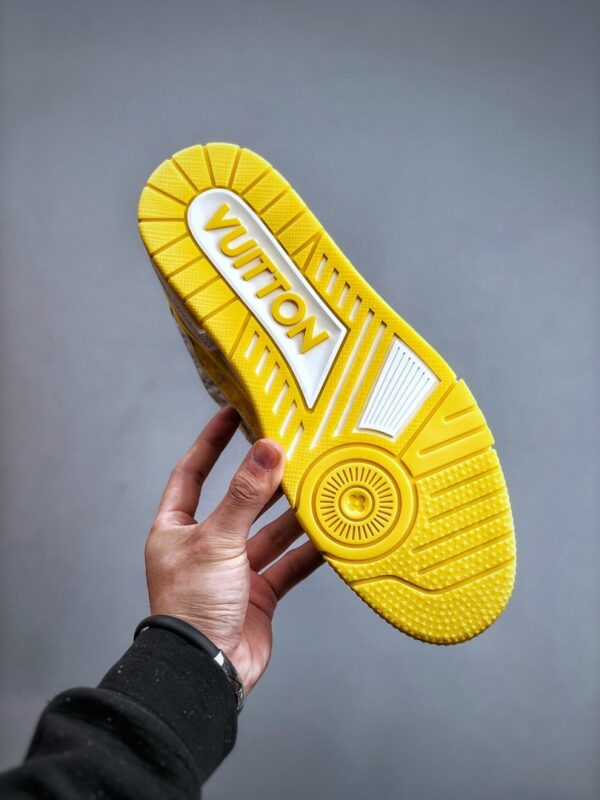 Giày Louis Vuitton 23s siêu cấp màu vàng