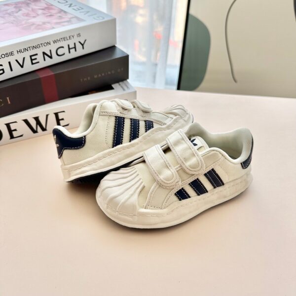 Giày Adidas trẻ em Shell Toe Canvas màu trắng vạch đen
