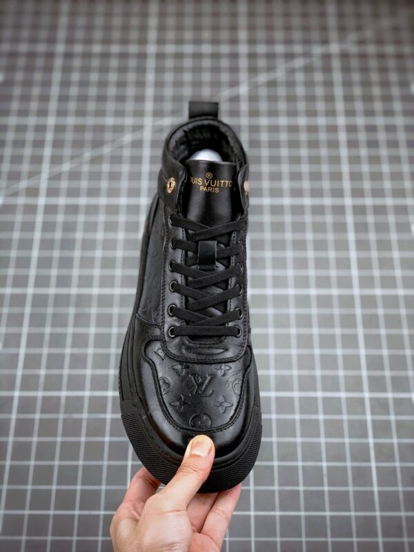 Giày Louis Vuitton siêu cấp cao cổ màu đen