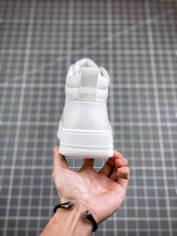 Giày Louis Vuitton siêu cấp cao cổ màu trắng