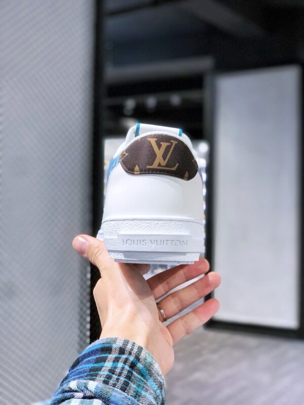 Giày Louis Vuitton Charlie màu trắng xanh
