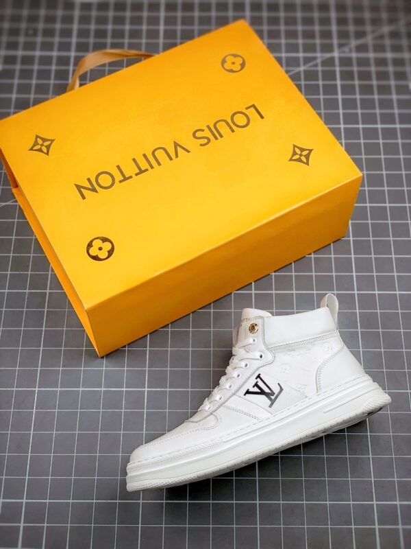 Giày Louis Vuitton siêu cấp cao cổ full trắng logo LV đen