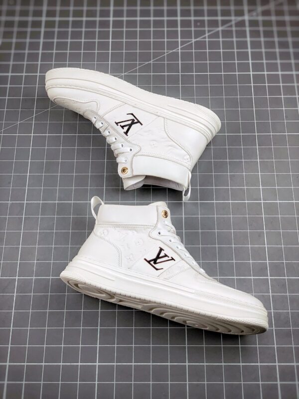 Giày Louis Vuitton siêu cấp cao cổ full trắng logo LV đen