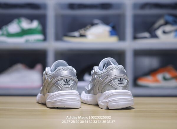 Giày Adidas Originals Astir trẻ em màu ghi bạc