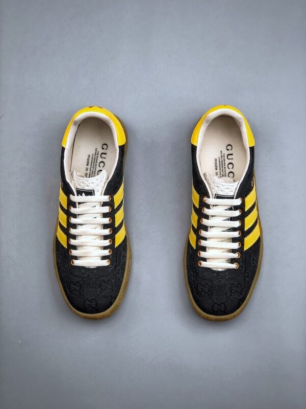 Giày Adidas X Gucci Gazalle siêu cấp màu đen vạch vàng