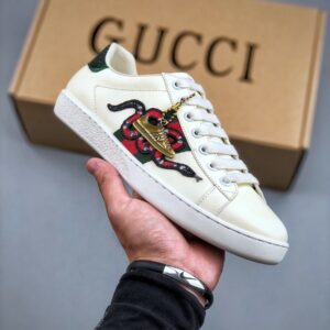 Giày Gucci Ace màu trắng họa tiết rắn thêu