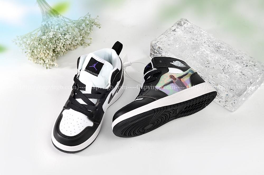 Giày Air Jordan 1 trẻ em siêu cấp màu đen trắng họa tiết hình cầu thủ