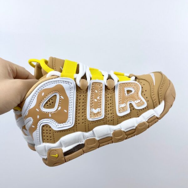 Giày Nike Uptempo trẻ em màu vàng đồng