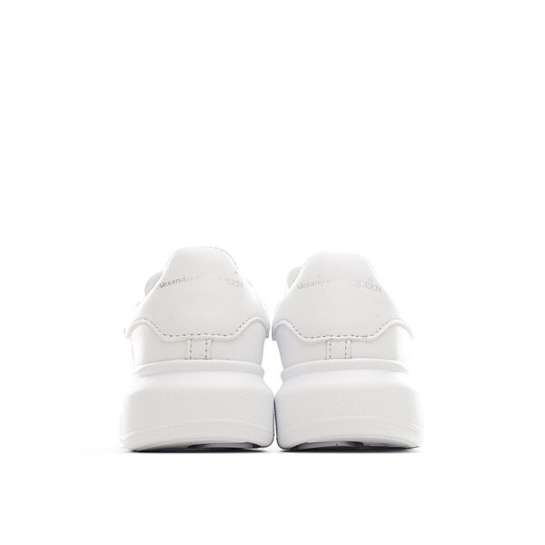 Giày mcqueen trẻ em dán dính trắng full trắng