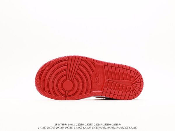 Giày Air Jordan Retro 1 trẻ em màu đỏ đen