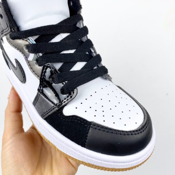 Giày Air Jordan Retro 1 trẻ em màu đen