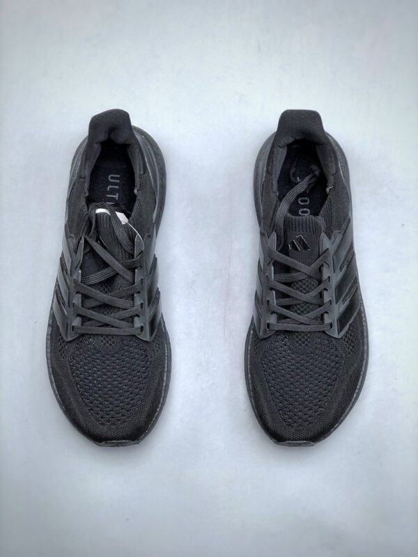 Giày Adidas ULTRABOOST LIGHT full đen