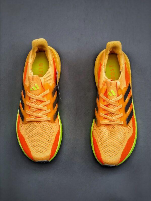 Giày Adidas ULTRABOOST LIGHT màu cam